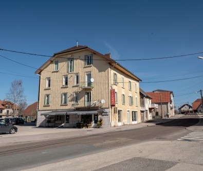 FRASNE :APPARTEMENT DE TYPE 3 AVEC BALCON