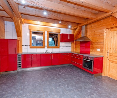 CHALET MITOYEN BONNEVAUX 127 M2 .