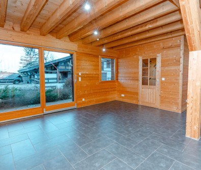 CHALET MITOYEN BONNEVAUX 127 M2 .