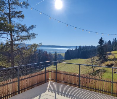 Maison avec vue imprenable sur le lac + potentiel locatif. C