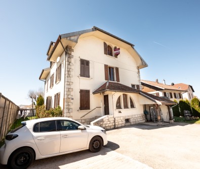PONTARLIER: T4 très lumineux avec garage