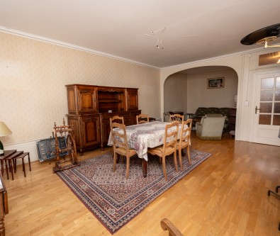 PONTARLIER - PROCHE HÔPITAL : APPARTEMENT DE TYPE 4