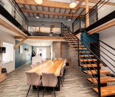 à 5 mn de Pontarlier : SUPERBE FERME RENOVEE 