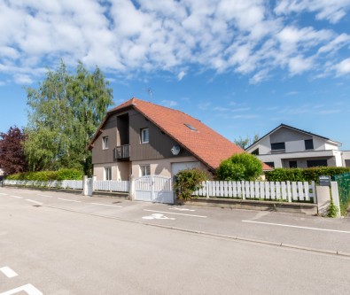 COMMUNE DE DOUBS-MAISON INDIVIDUELLE TYPE 6.