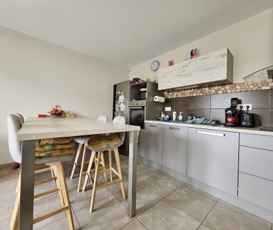 DOMMARTIN - APPARTEMENT T3 - GARAGE - TERRASSE