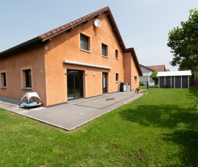 PONTARLIER : MAISON INDIVIDUELLE, 4 CHAMBRES, QUARTIER CALME