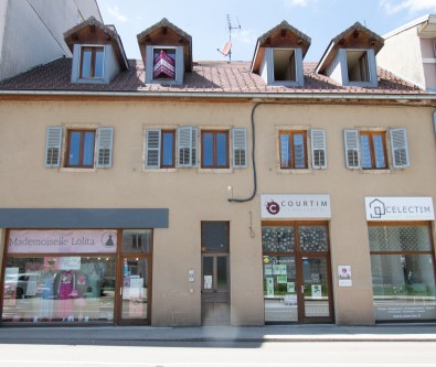 PONTARLIER - CENTRE VILLE - T1 BIS RENOVE