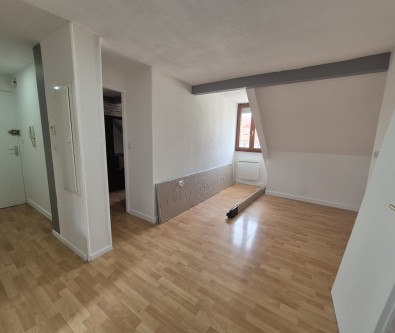 PONTARLIER - CENTRE VILLE - T1 BIS RENOVE