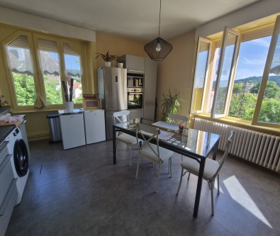 PONTARLIER - T5 ~~QUARTIER CALME - PROCHE CENTRE VILLE -  Ap