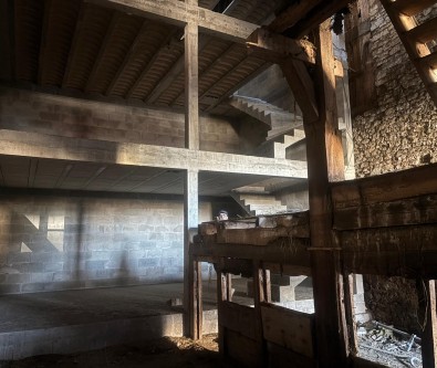 LABERGEMENT SAINTE MARIE : Grange de 100 m2 avec potentiel d
