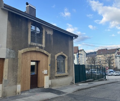 PONTARLIER - MAISON DE VILLE - GARAGE - 4 CHAMBRES - 135m2