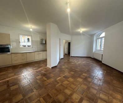 PONTARLIER - MAISON DE VILLE - GARAGE - 4 CHAMBRES - 135m2