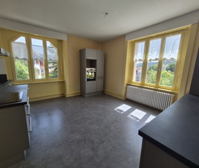 PONTARLIER - T5 ~~QUARTIER CALME - PROCHE CENTRE VILLE -  Ap