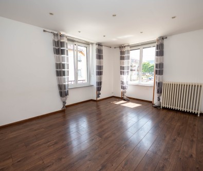 PONTARLIER : APPARTEMENT DE TYPE 4, 3 CHAMBRES, CAVE ET GREN