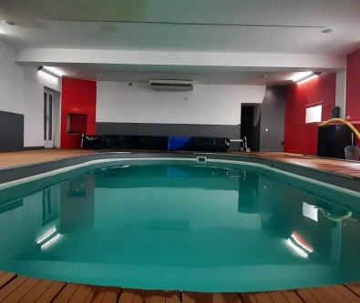 LES HOPITAUX NEUFS - T6 meublé - PISCINE - GARAGE