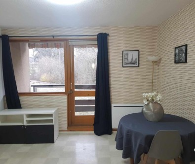 A VENDRE- Charmant studio avec balcon à Malbuisson.