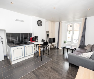 PONTARLIER : CENTRE-VILLE - STUDIO 