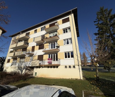 PONTARLIER : APPARTEMENT DE TYPE 4 AVEC BALCON, CAVE, SECHOI