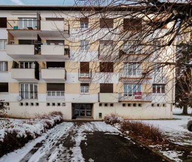 PONTARLIER : APPARTEMENT DE TYPE 4 AVEC BALCON, CAVE, SECHOI
