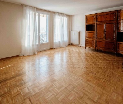 PONTARLIER - PROCHE HOPITAL : APPARTEMENT AVEC ASCENCEUR ET 