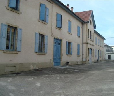 APPARTEMENT DE TYPE 3 DUPLEX à LOUER à PONTARLIER~~A proximi