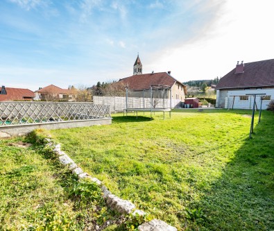 MAISON AUX LONGEVILLES MONT D OR  :  213 m2 + combles aménag