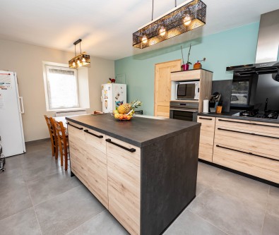 MAISON AUX LONGEVILLES MONT D OR  :  213 m2 + combles aménag