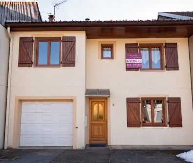 PONTARLIER : VILLA JUMELEE LUMINEUSE