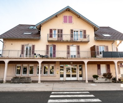 OYE ET PALLET : LOCAL ou APPARTEMENT EN RDC