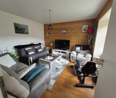 PONTARLIER - APPARTEMENT DE TYPE 3 - GARAGE - BALCON - CAVE 