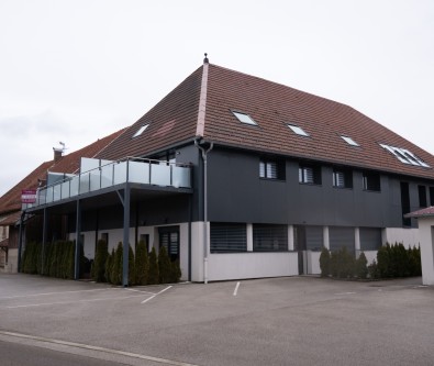 FRASNE : DUPLEX  DE TYPE 3 AVEC TERRASSE, GARAGE ET PARKING 