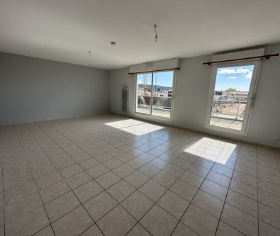 PONTARLIER CENTRE VILLE - APPARTEMENT T3 - TERRASSE - GARAGE