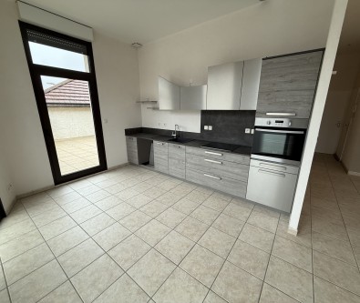 PONTARLIER - CENTRE VILLE - T4 - GARAGE - TERRASSE 