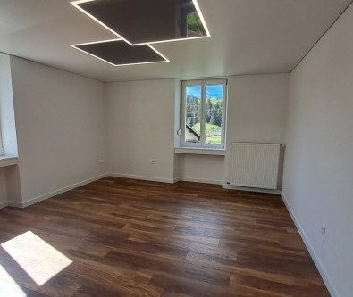 LA CLUSE ET MIJOUX - APPARTEMENT REFAIT A NEUF - TYPE 2 - BA