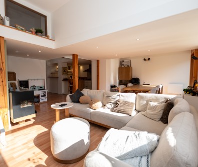 PONTARLIER - APPARTEMENT DE TYPE 4 : JARDIN, GARAGE, CAVE et