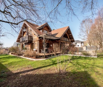 CHALET D'EXCEPTION DE 227 M2 à BONNEVAUX sur 1 220 m2 de ter