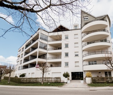 PONTARLIER : TYPE 3 AVEC ASCENSEUR, TERRASSE, GRAND GARAGE, 