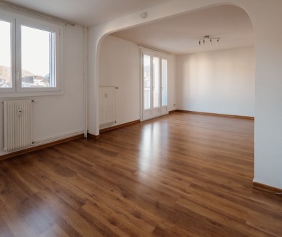 PONTARLIER - APPARTEMENT T4 - BALCON - GARAGE
