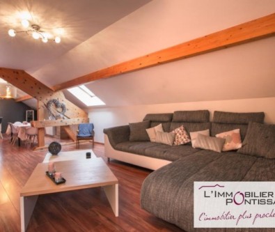 MOUTHE - APPARTEMENT F4 - DUPLEX - GARAGE