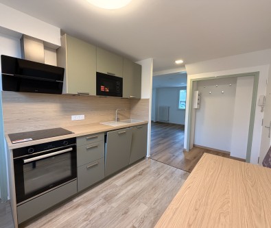 APPARTEMENT DE TYPE 5 - REFAIT A NEUF - GARAGE - CAVE