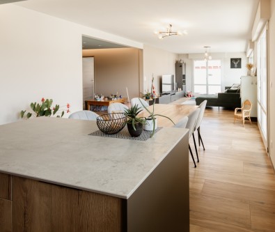 PROCHE CENTRE VILLE : APPARTEMENT RENOVE DE TYPE 4 AU DERNIE