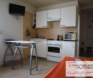 PONTARLIER - STUDIO~~SECTEUR CALME ~Appartement de type stud
