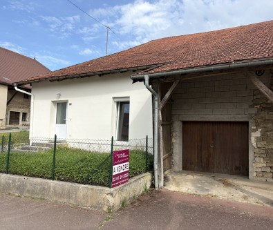 EVILLERS : ANCIENNE FERME MITOYENNE RENOVEE, 3 CHAMBRES, BUR