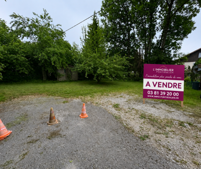 PONTARLIER - PROCHE CENTRE VILLE : TERRAIN CONSTRUCTIBLE VIA