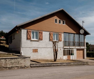 VAUX ET CHANTEGRUE MAISON FAMILIALE EVOLUTIVE SUR 615 M2