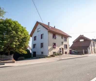 FRASNE : T3 AVEC GARAGE
