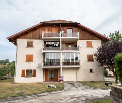 Appartement rez-de-chaussée Type 2 Rochejean centre village