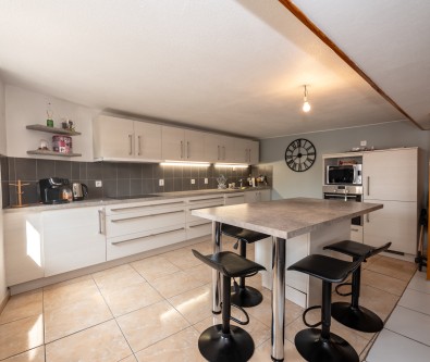 Appartement - 89 m2 - 4 pièces à LABERGEMENT SAINTE MARIE