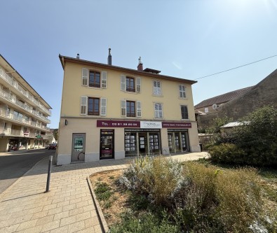 PONTARLIER - T 5 refait à neuf plein Centre ville