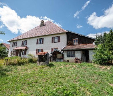 DOMMARTIN - CORPS DE FERME À RÉNOVER - ENVIRON 750 m2 EXPLOI